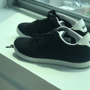 Nike Women’s Racquette Black Shoes